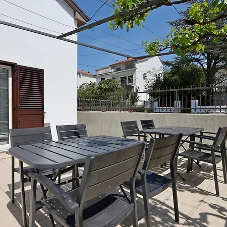 Triple 2362c Guest house