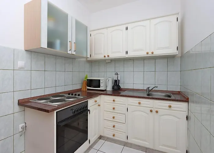 Guest house Triple 2362c Selce