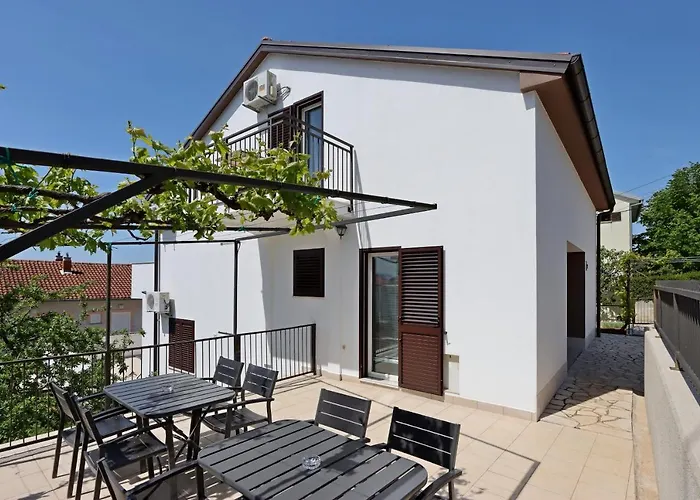 Guest house Triple 2362c Selce