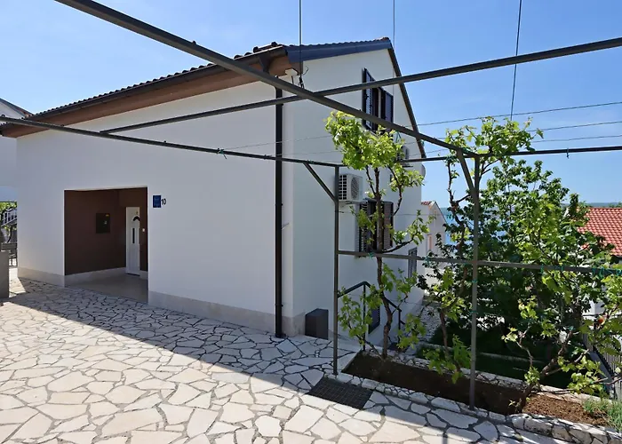 Triple 2362c Guest house Selce